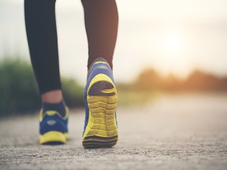 5 bài tập giúp giảm chấn thương khi đi bộ